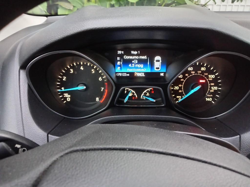 ya con placas! vendo Ford Focus SE hatchback 2018 6100 en San José Villanueva - Imagen 6