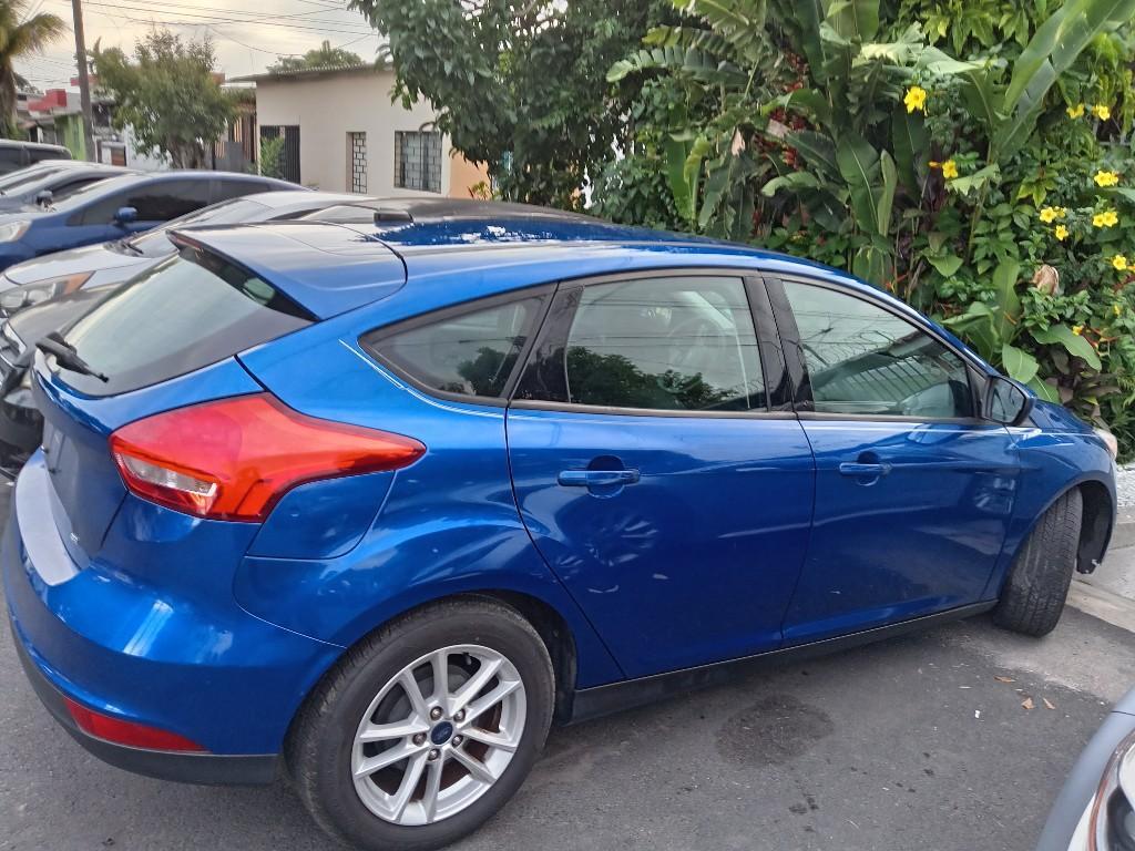 ya con placas! vendo Ford Focus SE hatchback 2018 6100 en San José Villanueva - Imagen 10
