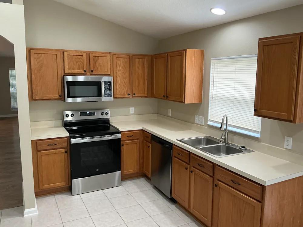 Available Now & Move-In Ready in United States - Image 4