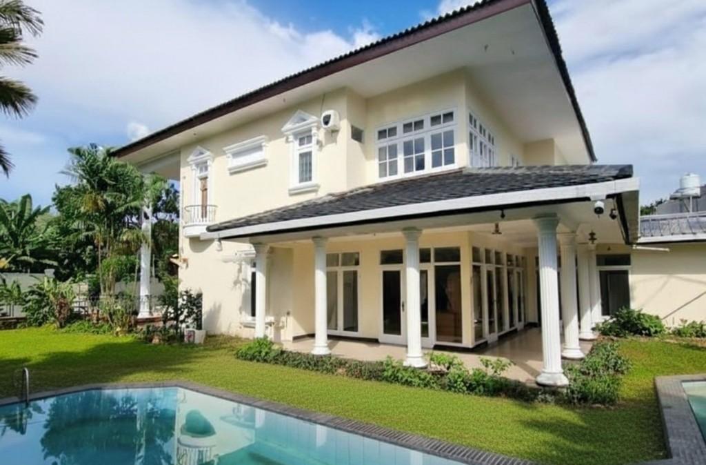 TIMELESS & SPACIOUS HOUSE FOR SALE! in Indonesia - Image 1