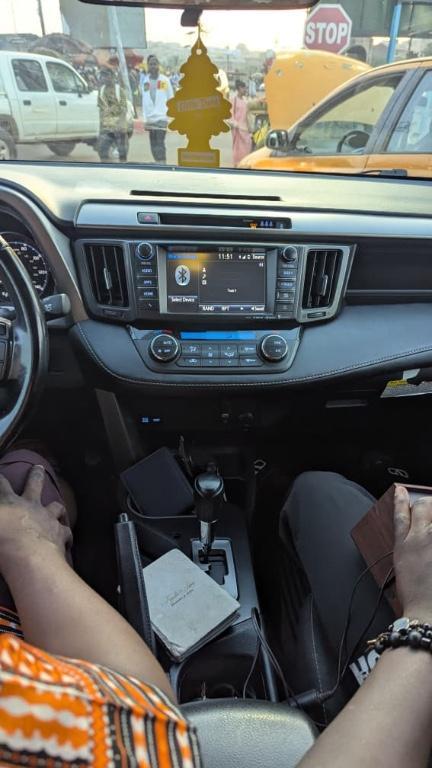 Toyota Rav4 AWD 2017 à Yaoundé - Photo 5