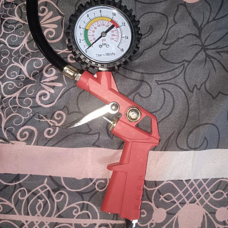 Mini air compressor 12v .R300 in Summerstrand - Image 3