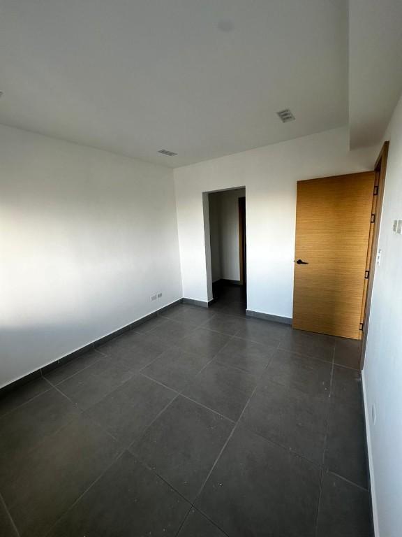 APARTAMENTO EN RENTA – GAZCUE, PISO ALTO en La Victoria - Imagen 9