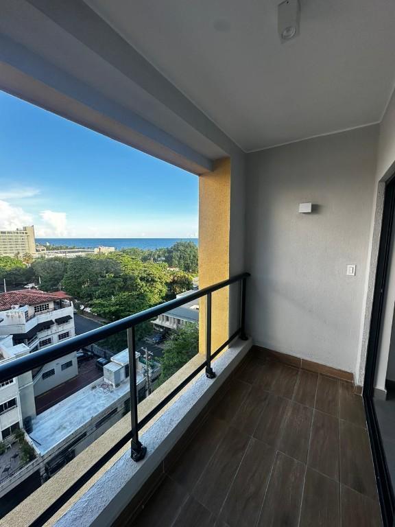 APARTAMENTO EN RENTA – GAZCUE, PISO ALTO en La Victoria - Imagen 5