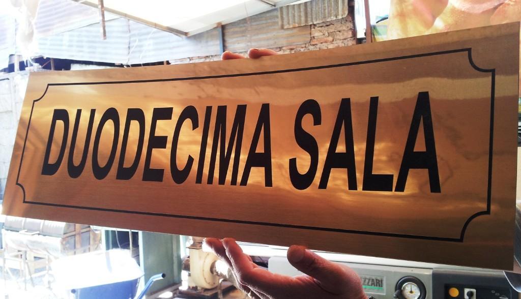 Cartelería interna tipo señalética para edificios en Argentina - Imagen 4
