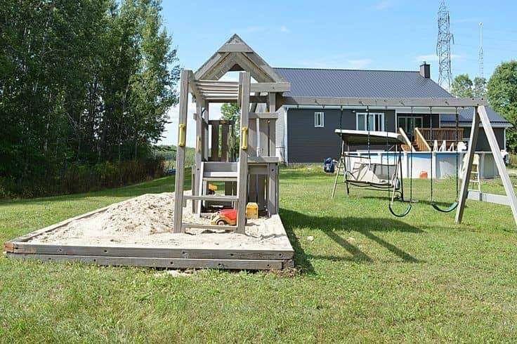 children playing set in United States - Image 1