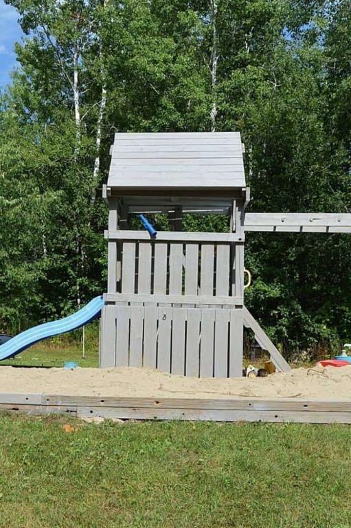 children playing set in United States - Image 3