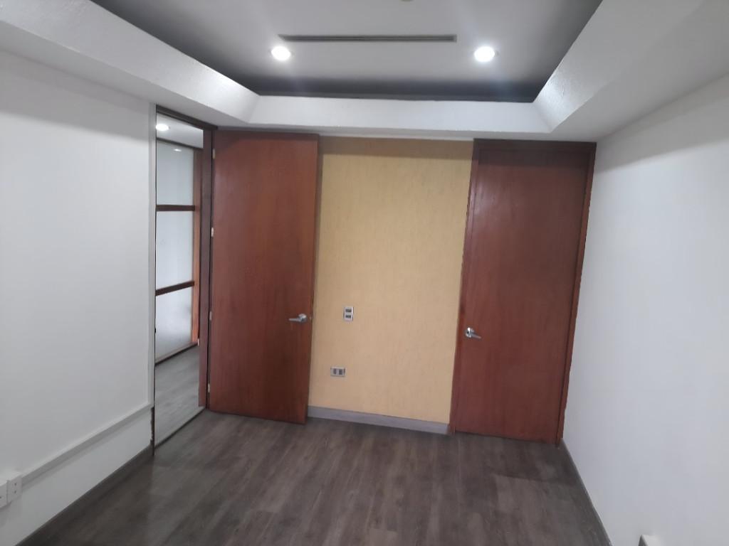 ESPECTACULAR OFICNA EN VENTA en Caraballeda - Imagen 7
