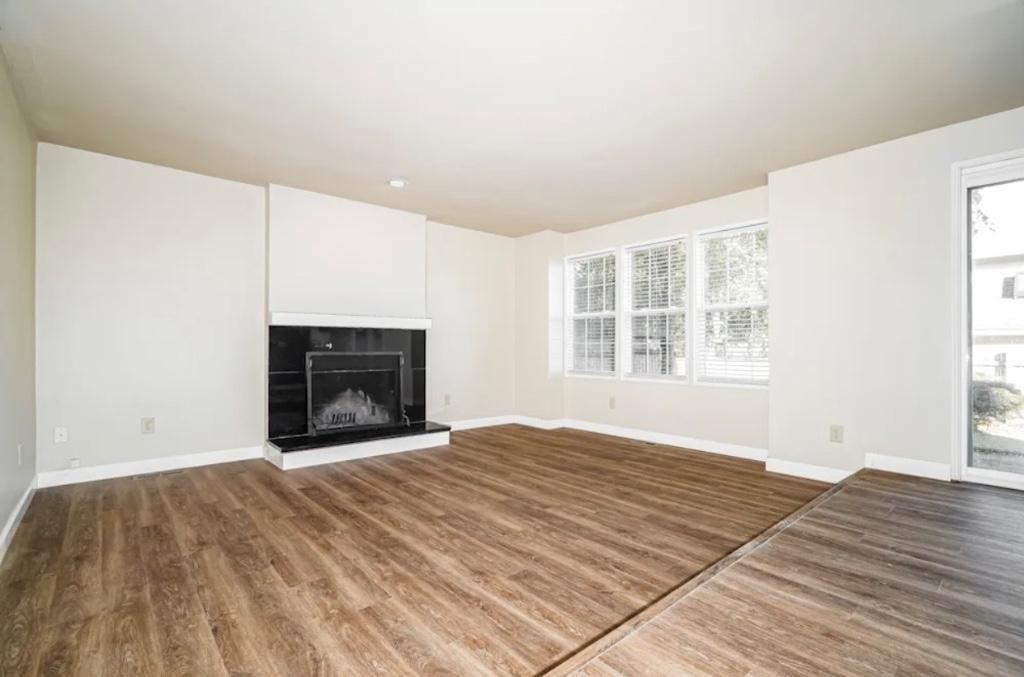 Spacious Charming 4BR/2.5BA Home in Renton, WA & Move-In in Auburn - Image 3
