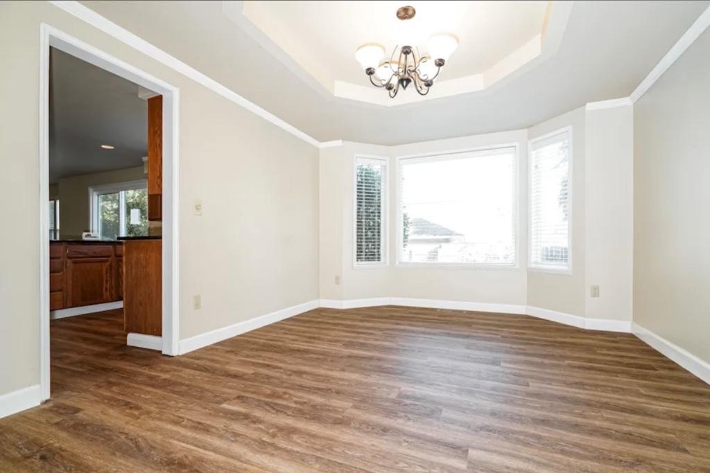Spacious Charming 4BR/2.5BA Home in Renton, WA & Move-In in Auburn - Image 4