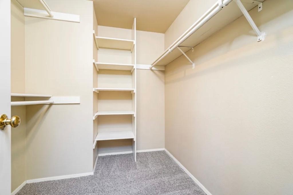 Spacious Charming 4BR/2.5BA Home in Renton, WA & Move-In in Auburn - Image 6