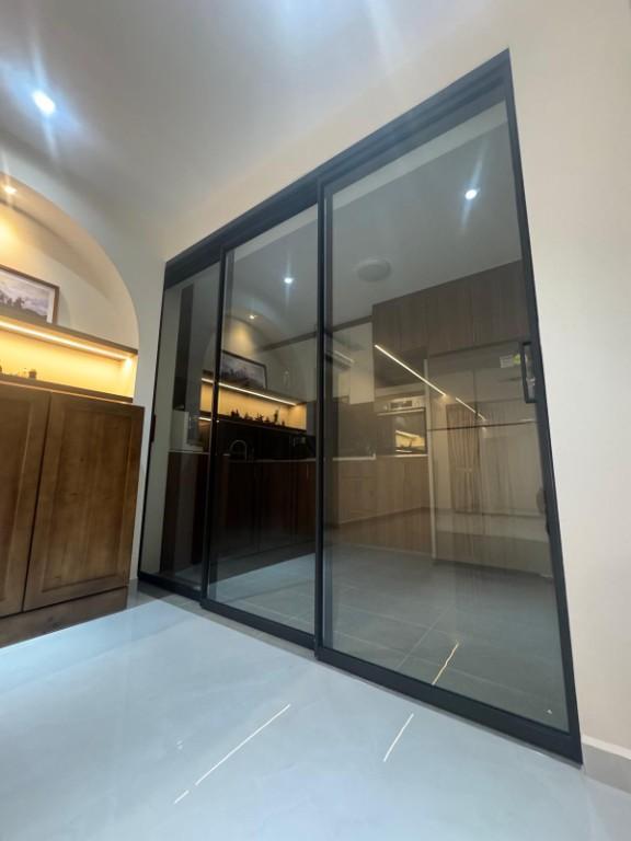 Sliding Synchronized Door in Lim Chu Kang - Image 3