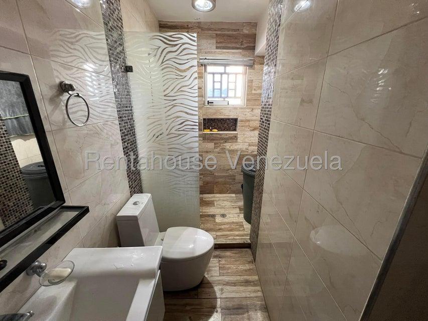 26-7968 Remate de Apartamento 133mts2 en Maracay en Venezuela - Imagen 4