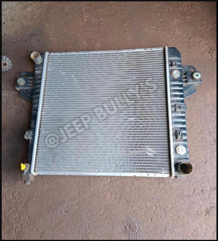 Jeep Cherokee KJ Radiator For Sale in Benoni - Image 1
