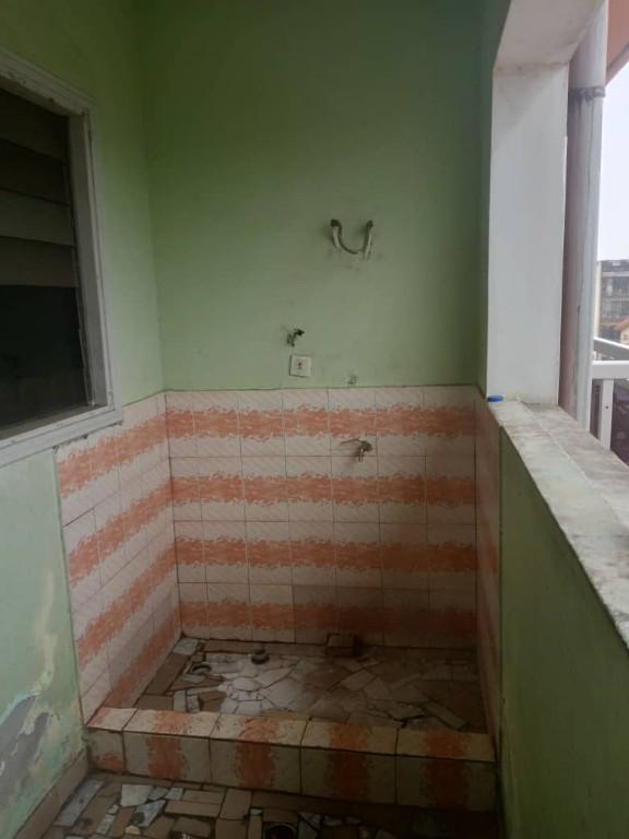 Location Appart 3 Pièces Riviera Faya vers Église Catholique en Côte d’Ivoire - Photo 2