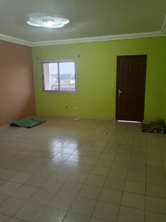 Location Appart 3 Pièces Riviera Faya vers Église Catholique en Côte d’Ivoire - Photo 4