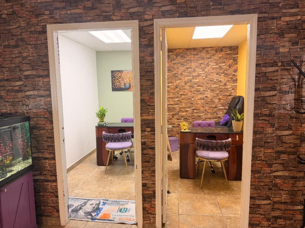 SE RENTA SUITE / MESA DE MANICURISTA – PRIVADA en Hialeah - Imagen 2