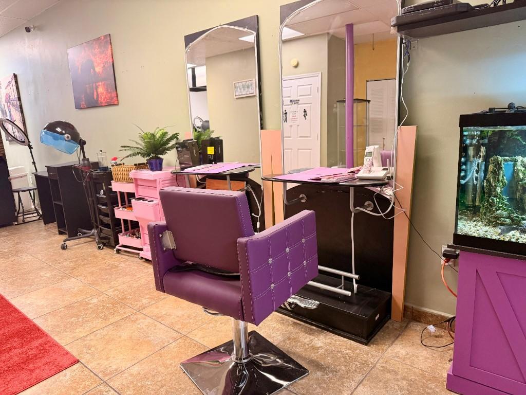 SE RENTA SUITE PRIVADA – PROFESIONALES DE BELLEZA en Hialeah - Imagen 1