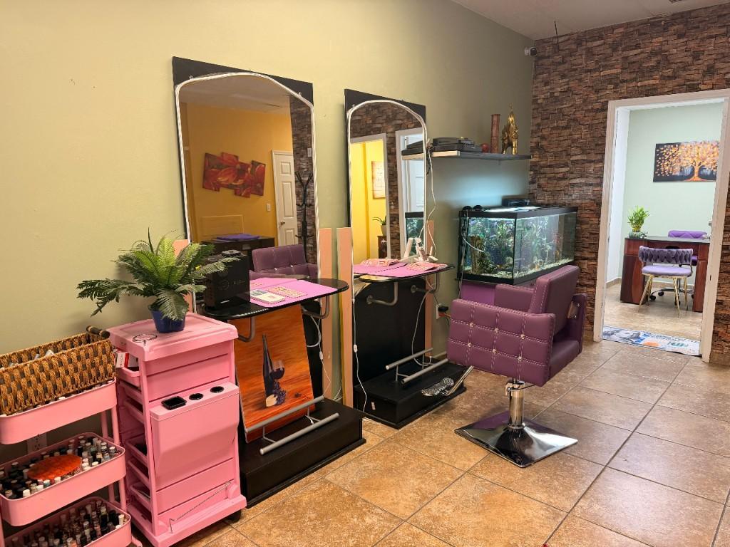 SE RENTA SUITE PRIVADA – PROFESIONALES DE BELLEZA en Hialeah - Imagen 2