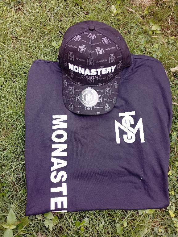 Conjunto Tshirt+Snapback Monastery Talla XL en Chitré - Imagen 1