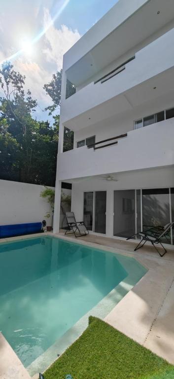 CASA EN RENTA EN PUERTO MORELOS 3 RECAMARAS ALBERCA PRIVADA en Puerto Morelos - Imagen 1