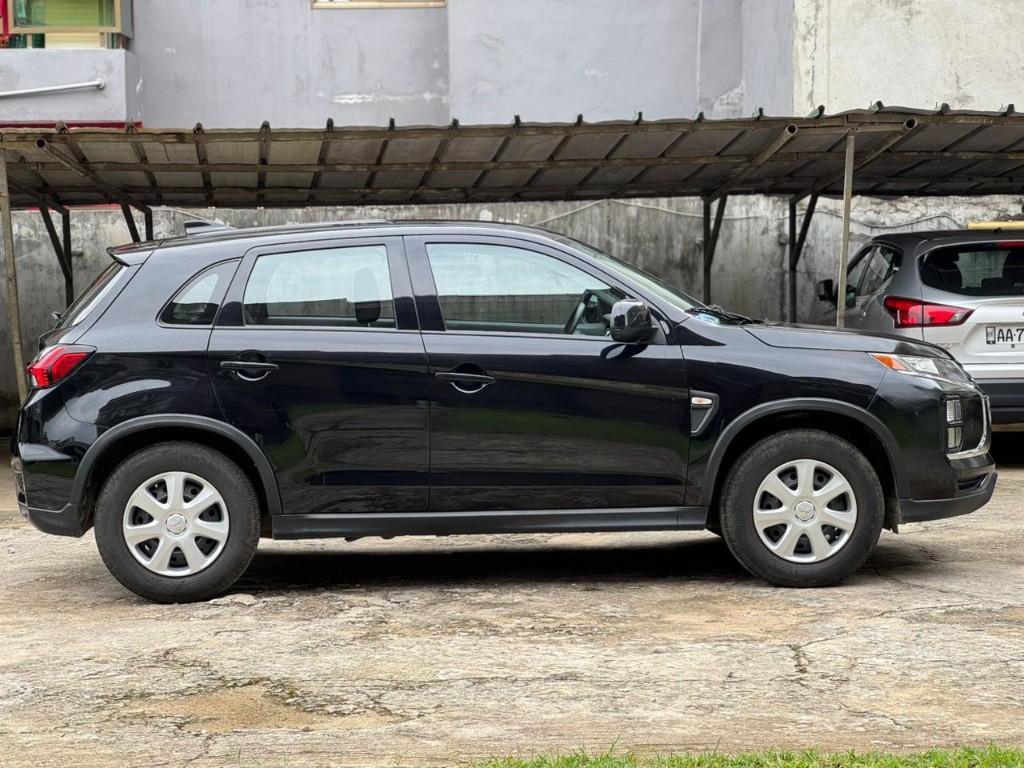 Mitsubishi RVR année 2022 à Abidjan - Photo 3