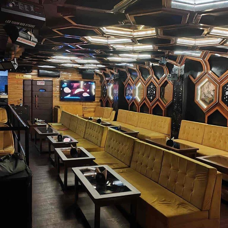 Immediate Joiner Needed In Dubai For Bar Dancer Role! in Saidapet - Image 2
