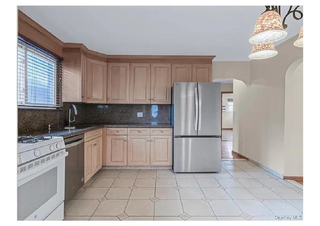 Affordable House For Rent in Queens - Image 5