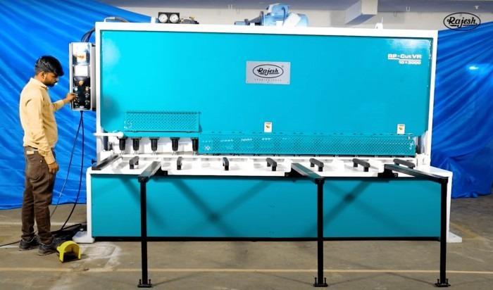 Efficient Metal Cutting with Rajesh Machines’ Shearing Machines in Rajkot - Image 1