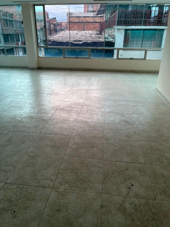 ARRIENDO OFICINA COMERCIAL en Bogotá - Imagen 1