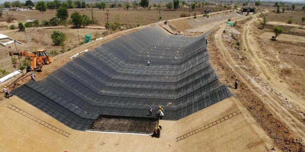A Complete Guide to Choosing the Right Bituminous -Geomembrane in Holi - Image 1