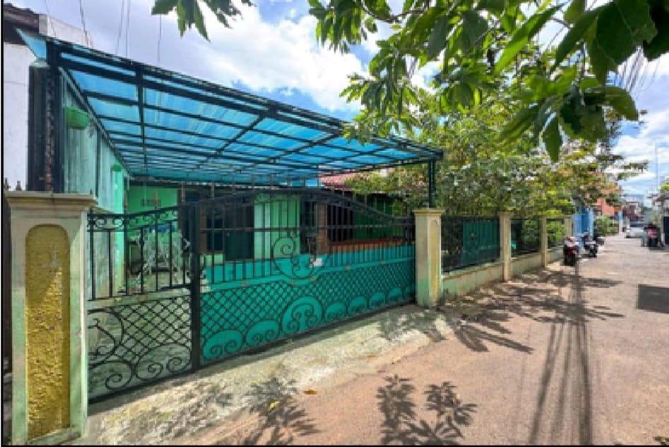 Rumah bagus jl sawo GG musholla kelapa dua kebon jeruk in Indonesia - Image 3