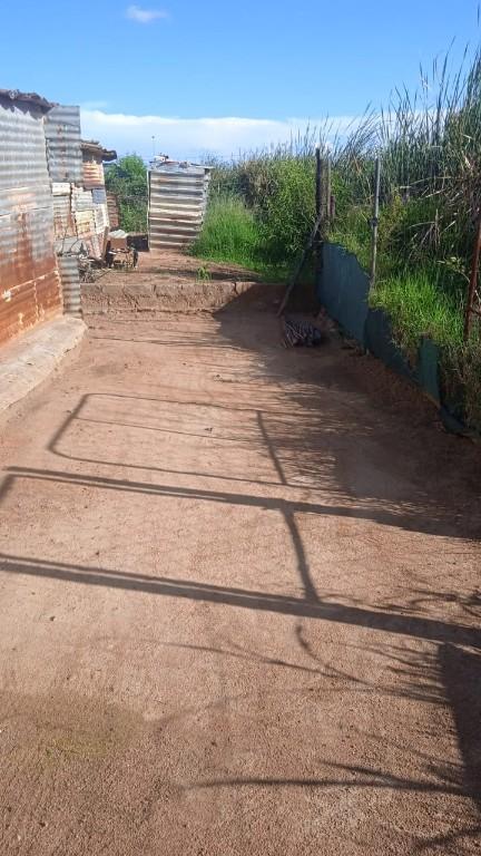 Stand and 3 room shack at R40K at Block R in Soshanguve in South Africa - Image 7