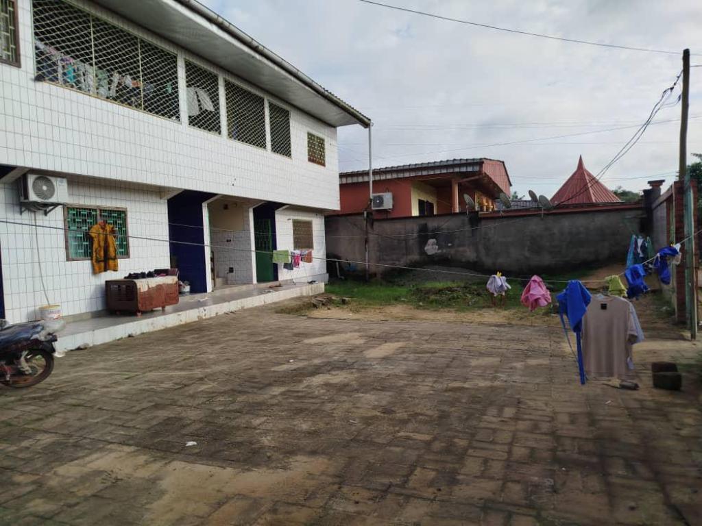 Immeuble à vendre logbaba à Douala - Photo 2