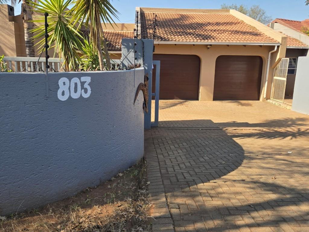 Cheapest Guest House Near Me in Roodepoort in South Africa - Image 4