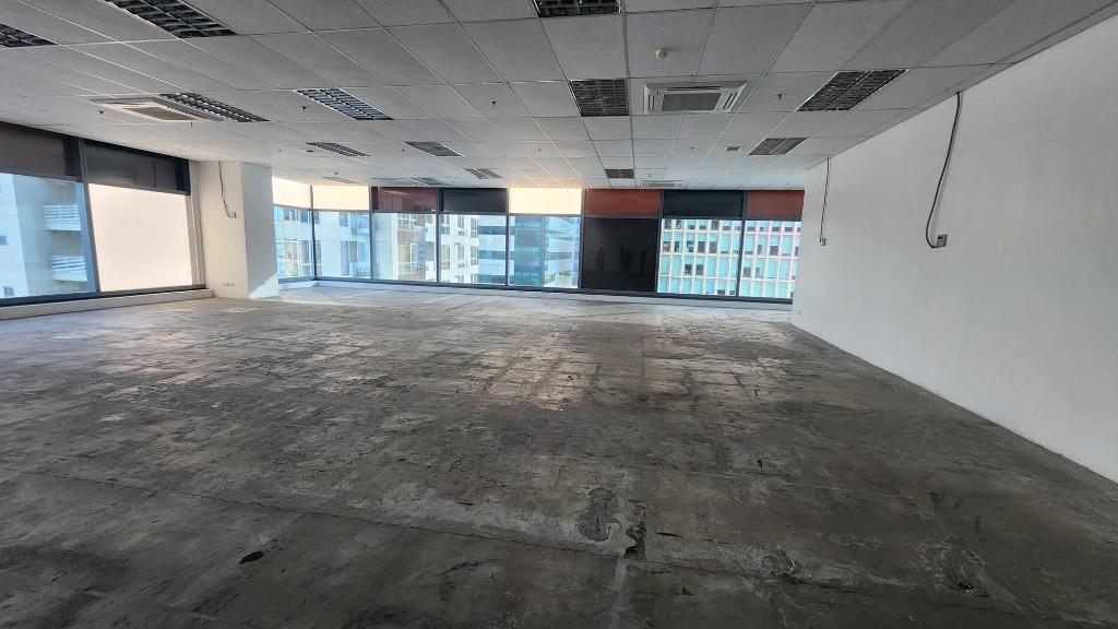 298 sqm For Rent Lease Office Space in BGC Taguig City in Malate - Image 3