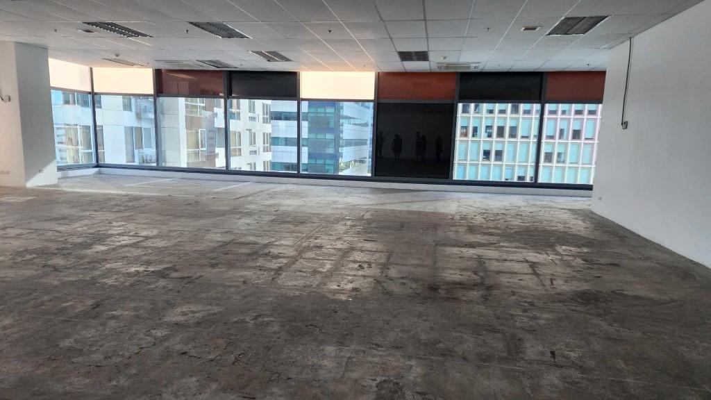 298 sqm For Rent Lease Office Space in BGC Taguig City in Malate - Image 4