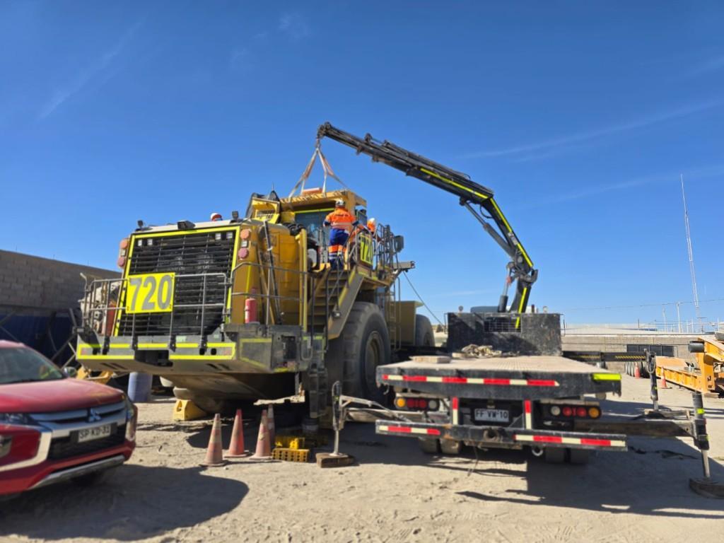ARRIENDO CAMIÓN PLUMA / TRASLADOS / MANIOBRAS en Calama - Imagen 2