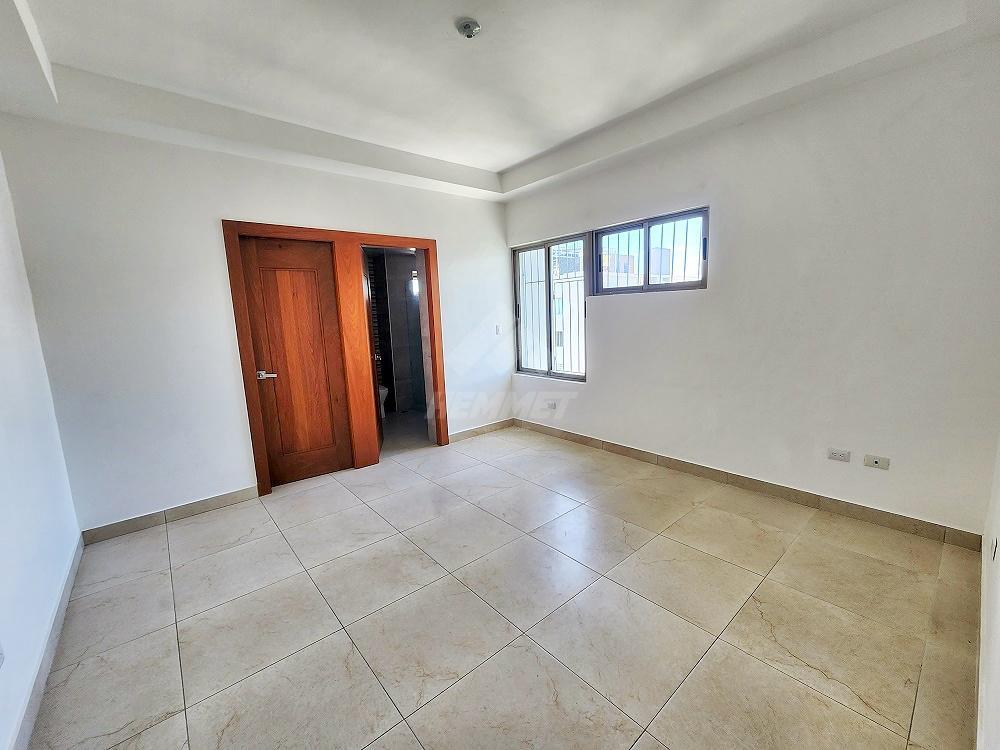 APARTAMENTO ASCENSOR Y AREA SOCIAL CON PISCINA JARDINES DEL ESTE en Gurabo al Medio - Imagen 7