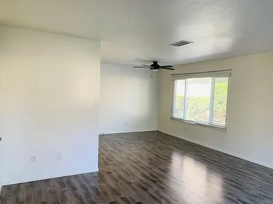 Bright 2 BR 1 BA end-unit townhome For Rent. in Orange - Image 2