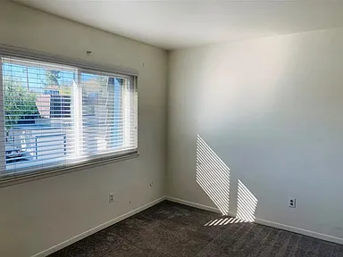 Bright 2 BR 1 BA end-unit townhome For Rent. in Orange - Image 6