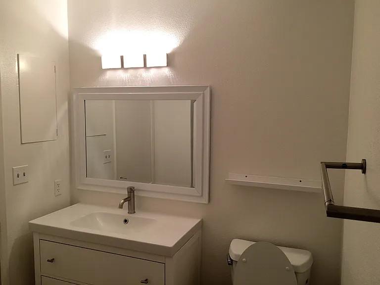 Bright 2 BR 1 BA end-unit townhome For Rent. in Orange - Image 7