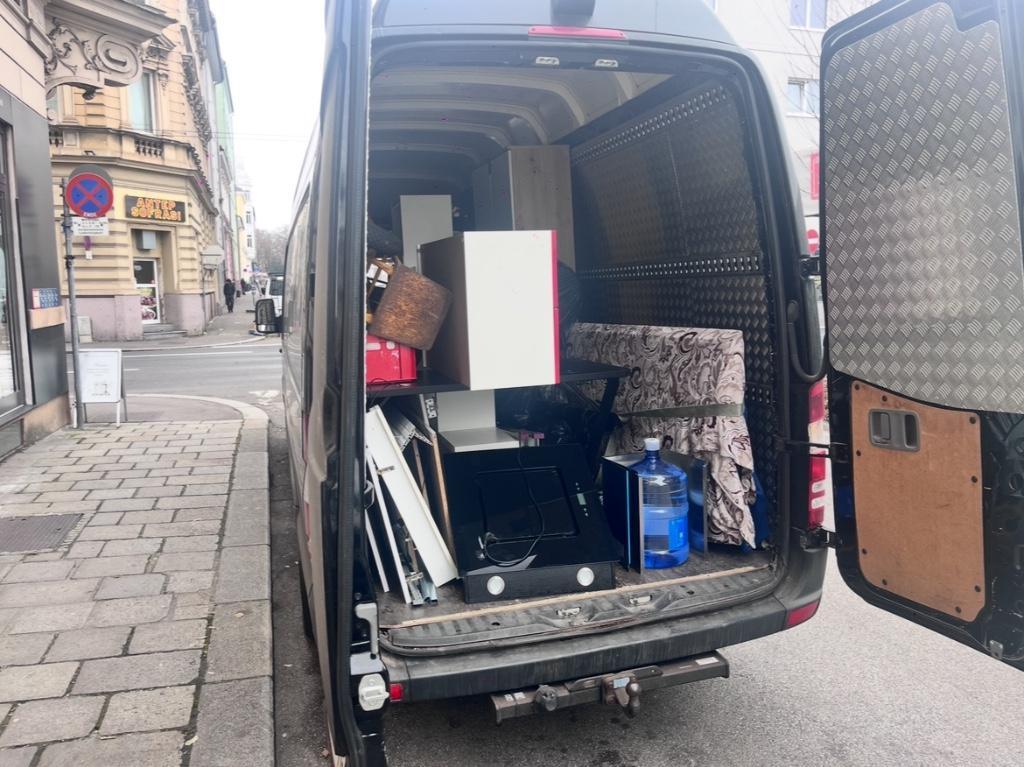 Transporter mit Fahrer Standort Linz in Ansfelden - Bild 2