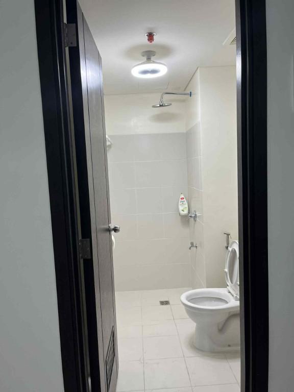 2 BR Semi-Furnished Condo Unit For Rent in The Rochester, Pasig in Pansol - Image 6