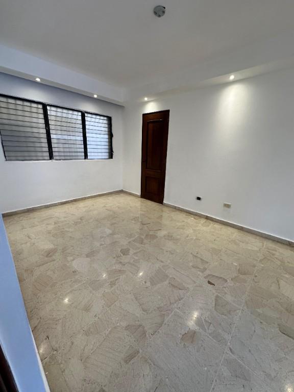 APARTAMENTO EN ALQUILER EN LAS PRADERAS en Santo Domingo - Imagen 5