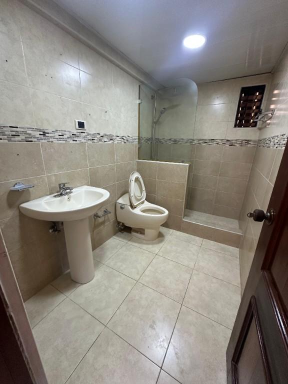 APARTAMENTO EN ALQUILER EN LAS PRADERAS en Santo Domingo - Imagen 6