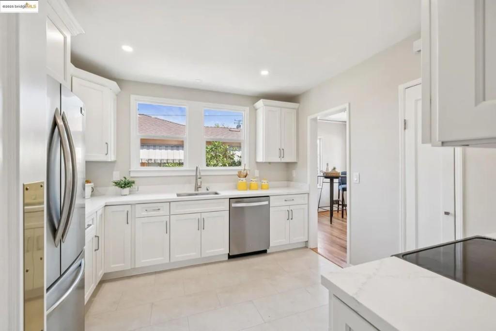SINGLE FAMILY HOUSE FOR RENT in San Leandro - Image 2