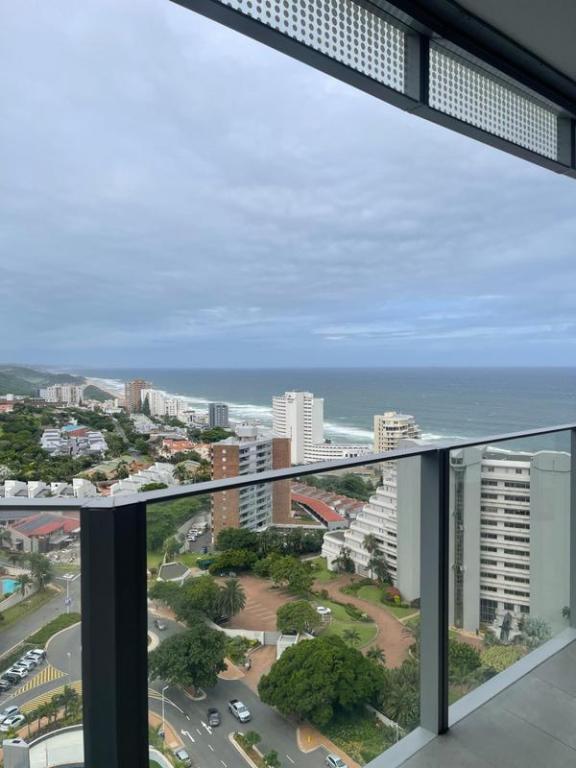 Apartment / Flat 1392-ref-9059 for Rent in Umhlanga Rocks, … in Durban - Image 1
