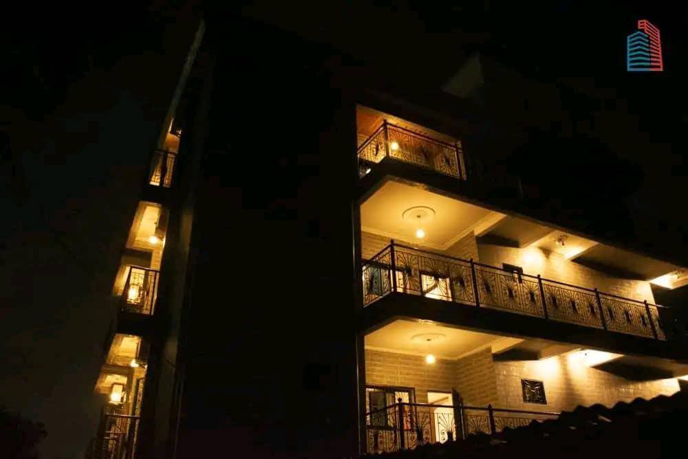 immeuble R+4 de standing a vendre Golf, yaounde au Cameroun - Photo 2