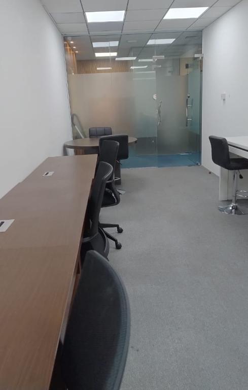 Office space for Rent Rental office virtual office space co-work in Dubai - Image 5